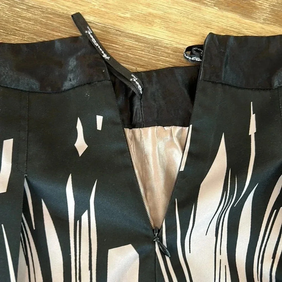 FNT Forntreer skirt size 4 made in Spain - Picture 5 of 5